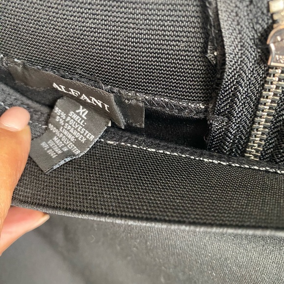 Woman’s INC stretchy skirt XL - Picture 6 of 6